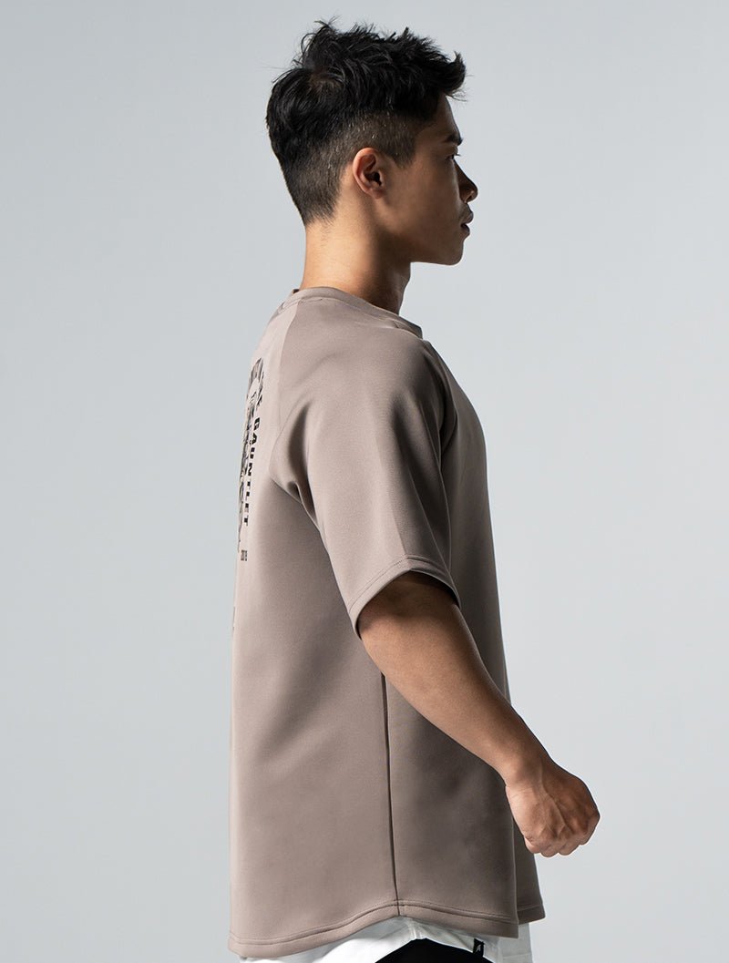 AirFlex™ OVERSIZED 戰神之巔拉克蘭袖上衣 (卡其) - AROAK 機能健身服飾 | 專為健人打造