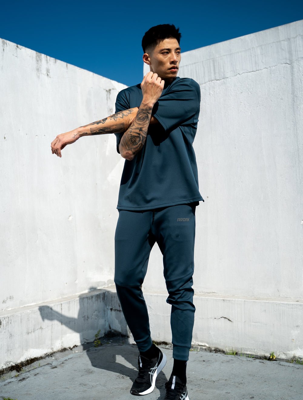 AirSculpt™ OVERSIZED 短袖上衣 (黑) - AROAK 機能健身服飾 | 專為健人打造