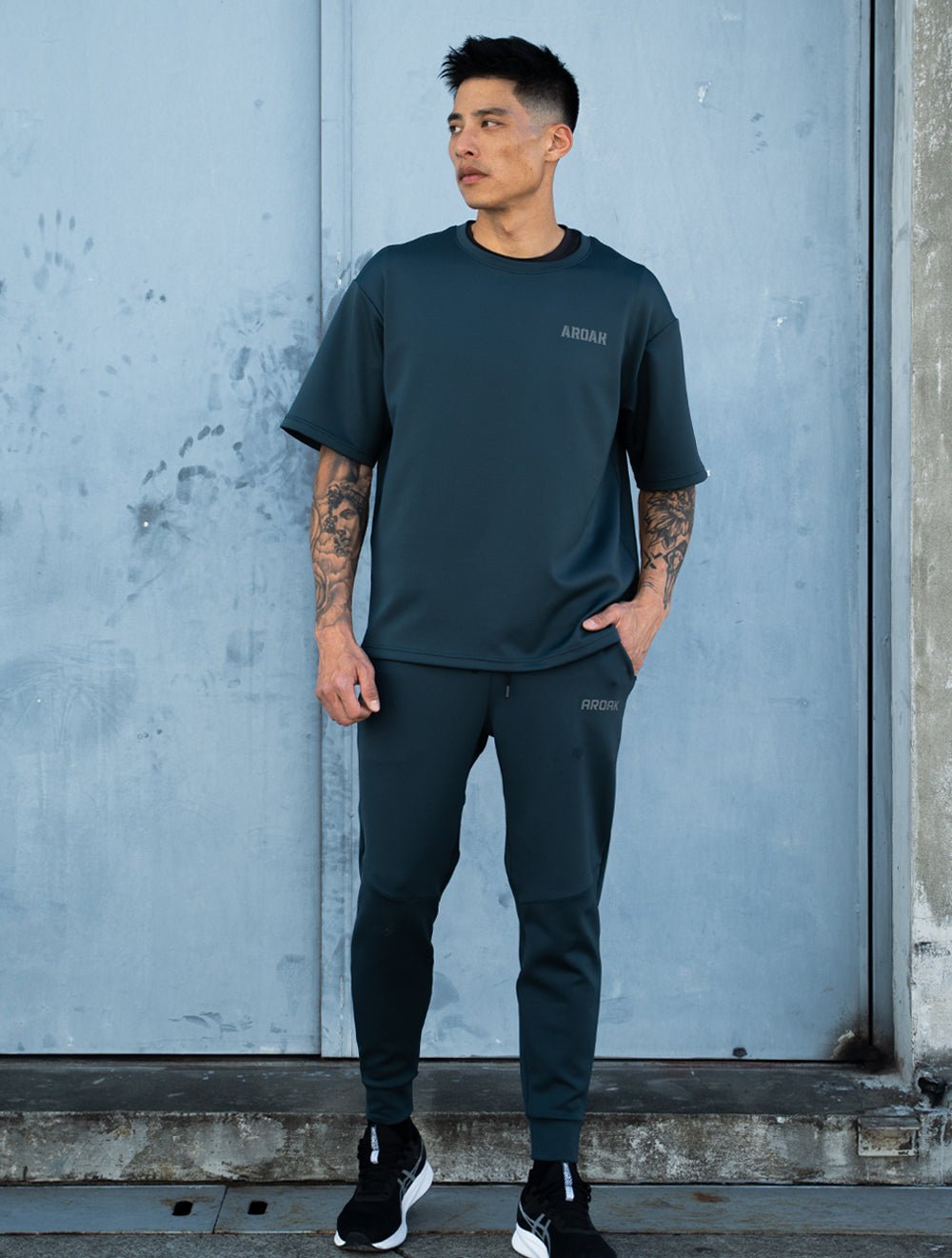 AirSculpt™ OVERSIZED 短袖上衣 (黑) - AROAK 機能健身服飾 | 專為健人打造