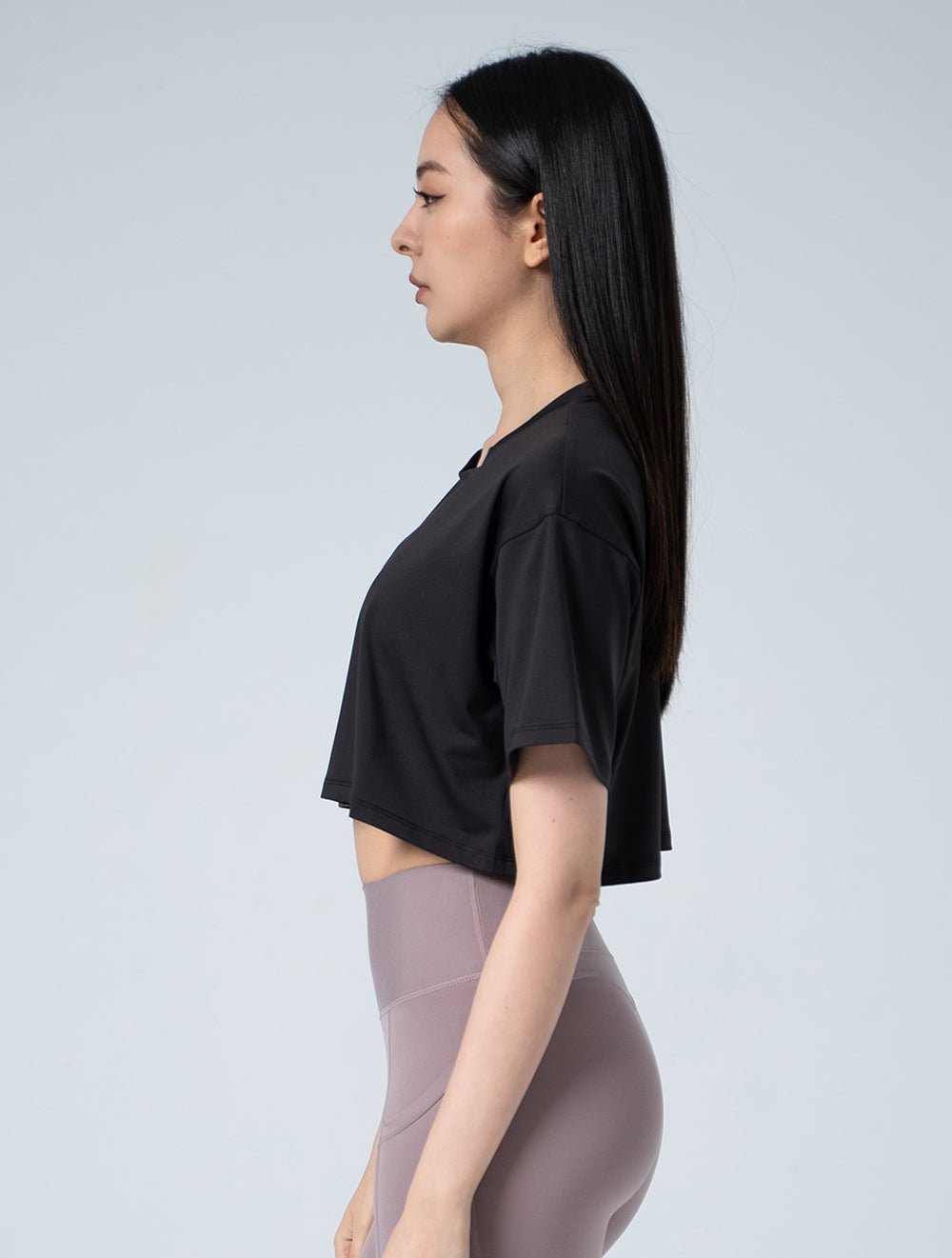 ArcTech™ 機能訓練寬鬆落肩短版上衣 (黑) - AROAK 機能健身服飾 | 專為健人打造