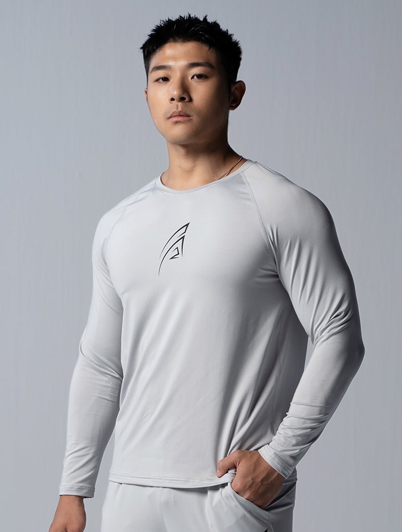 ArcTech™ 極簡核心拉克蘭袖機能上衣 (淺灰) - AROAK 機能健身服飾 | 專為健人打造