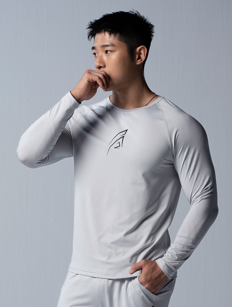 ArcTech™ 極簡核心拉克蘭袖機能上衣 (淺灰) - AROAK 機能健身服飾 | 專為健人打造