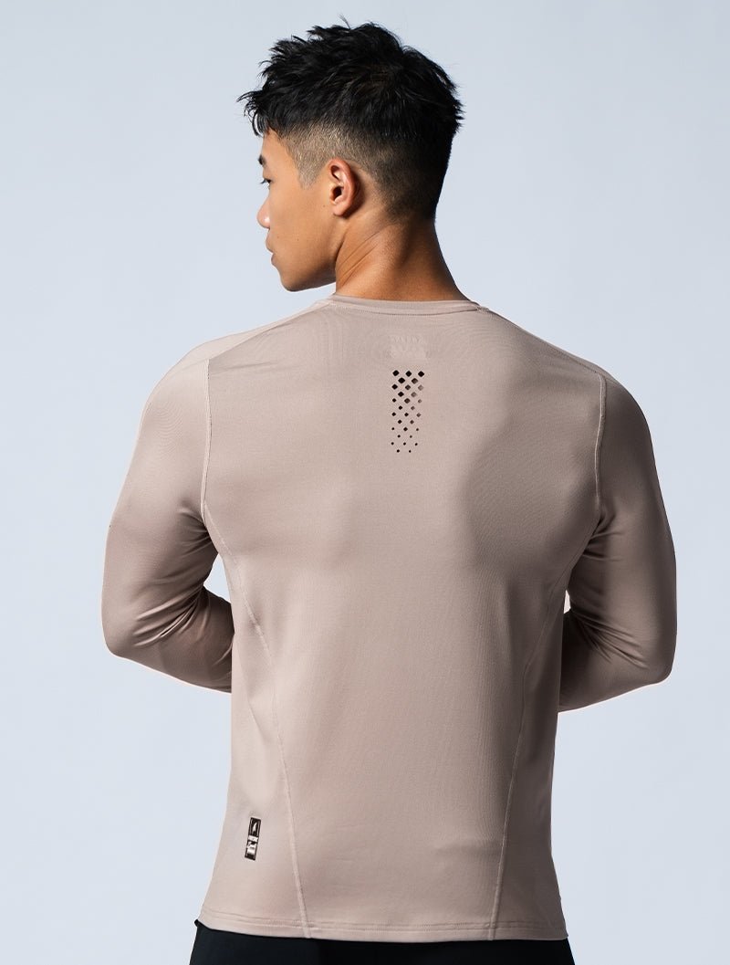 ArcTech™ 翼展式長袖訓練上衣 (摩卡棕) - AROAK 機能健身服飾 | 專為健人打造