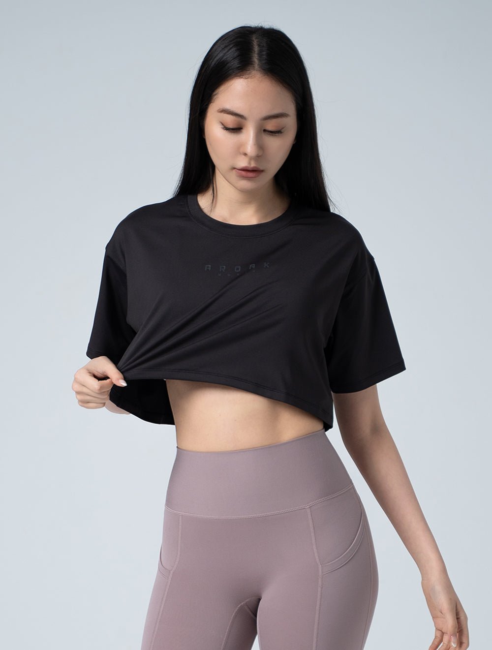 ArcTech™ 機能訓練寬鬆落肩短版上衣 (黑) - AROAK 機能健身服飾 | 專為健人打造