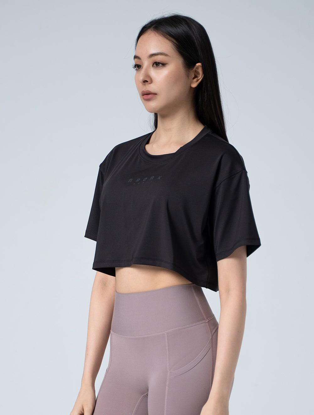 ArcTech™ 機能訓練寬鬆落肩短版上衣 (黑) - AROAK 機能健身服飾 | 專為健人打造