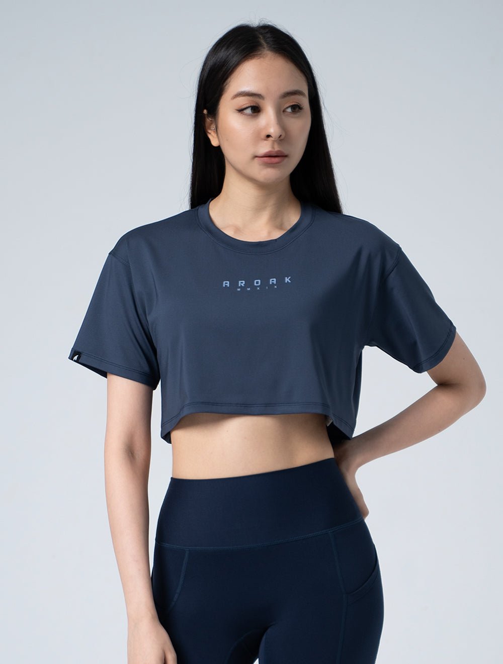 ArcTech™ 機能訓練寬鬆落肩短版上衣 (深藍) - AROAK 機能健身服飾 | 專為健人打造