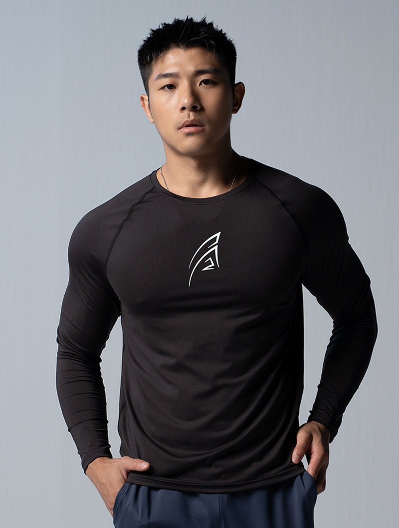 ArcTech™ 極簡核心拉克蘭袖機能上衣 (黑) - AROAK 機能健身服飾 | 專為健人打造
