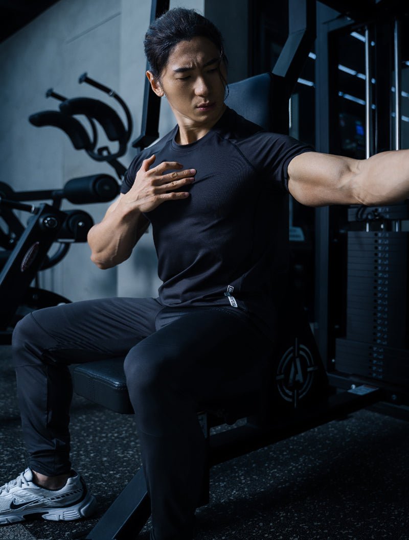 ArcTech™ Elite拉克蘭袖弧襬短袖上衣 (鐵灰) - AROAK 機能健身服飾 | 專為健人打造