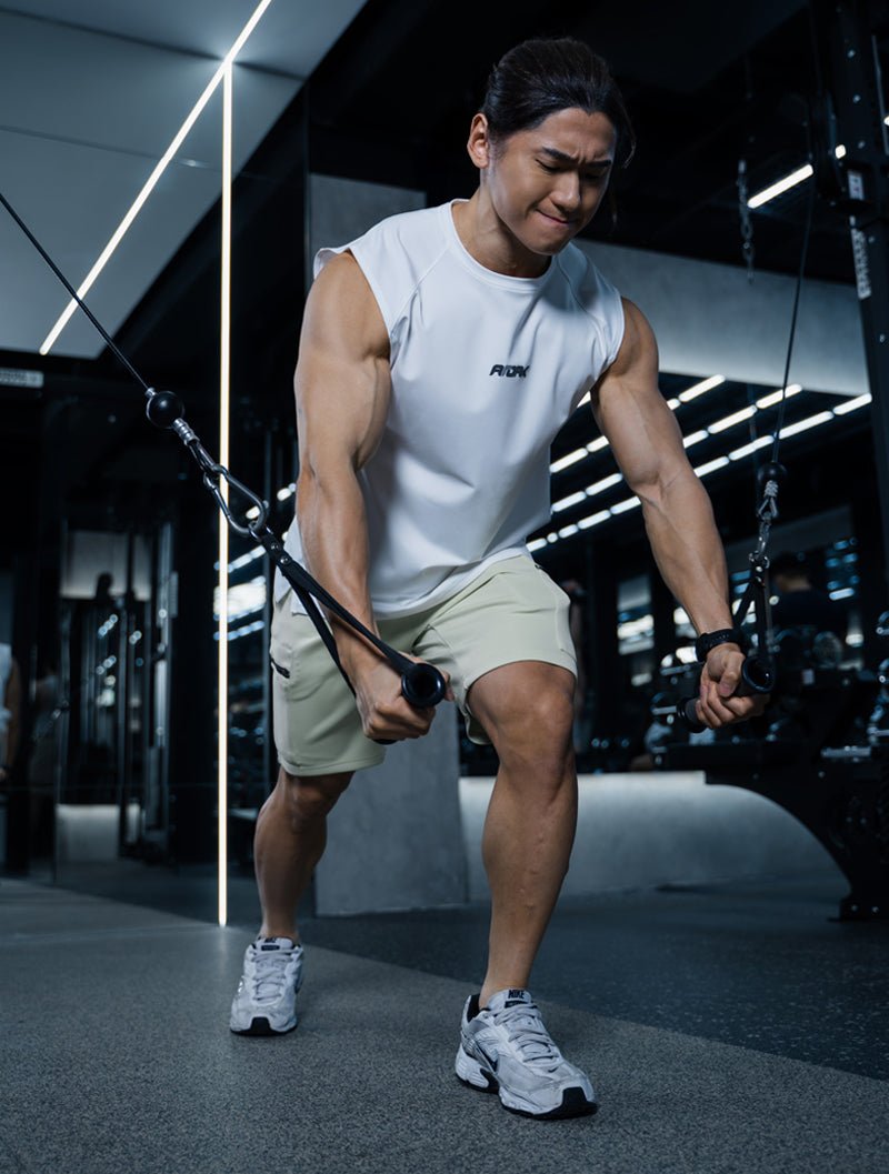 ArcTech™ Essential 寬肩剪接背心 (黑) - AROAK 機能健身服飾 | 專為健人打造