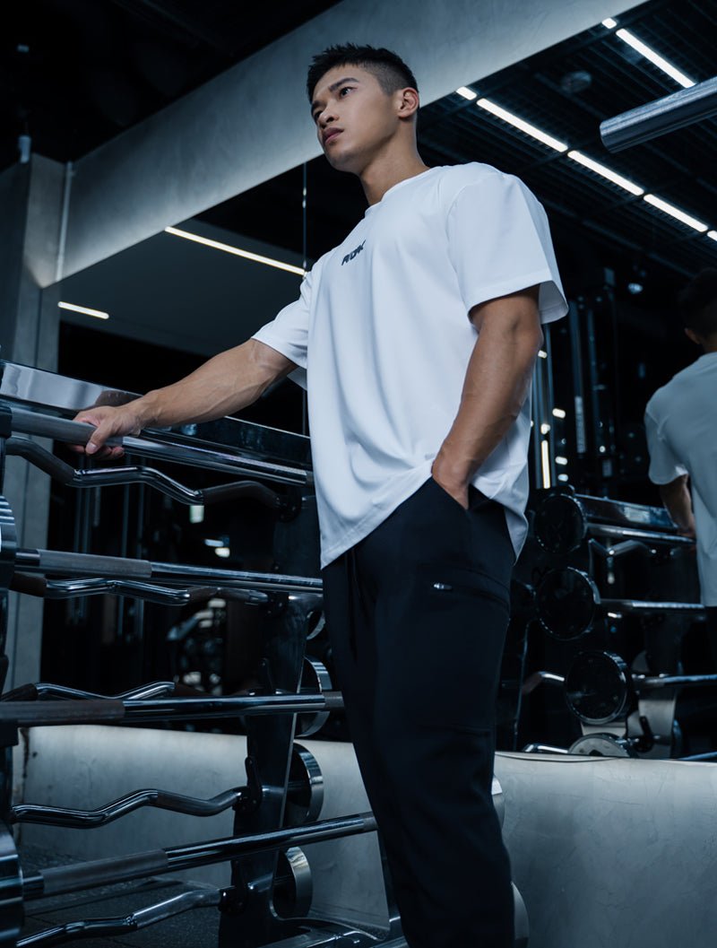 ArcTech™ Essential Oversized Fit 短袖上衣 (白) – AROAK 機能健身服飾 | 專為健人打造