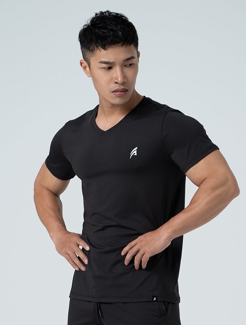 ArcTech™ V領短袖訓練上衣 (黑) - AROAK 機能健身服飾 | 專為健人打造