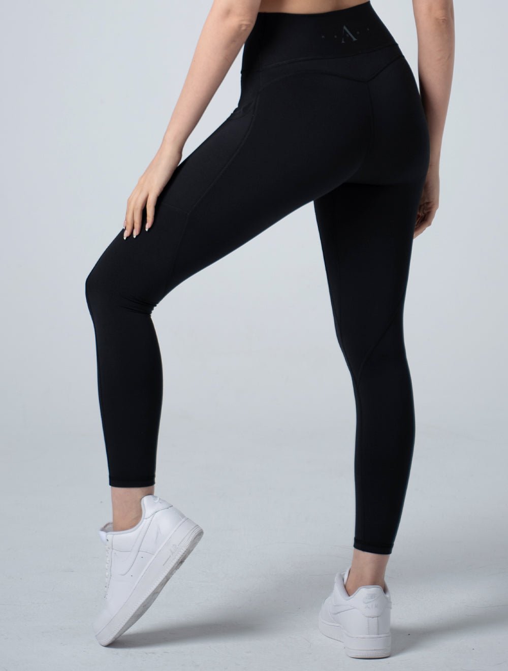 Doux™ 雕塑流線側口袋瑜珈褲25 - 2 (黑) - AROAK 機能健身服飾 | 專為健人打造