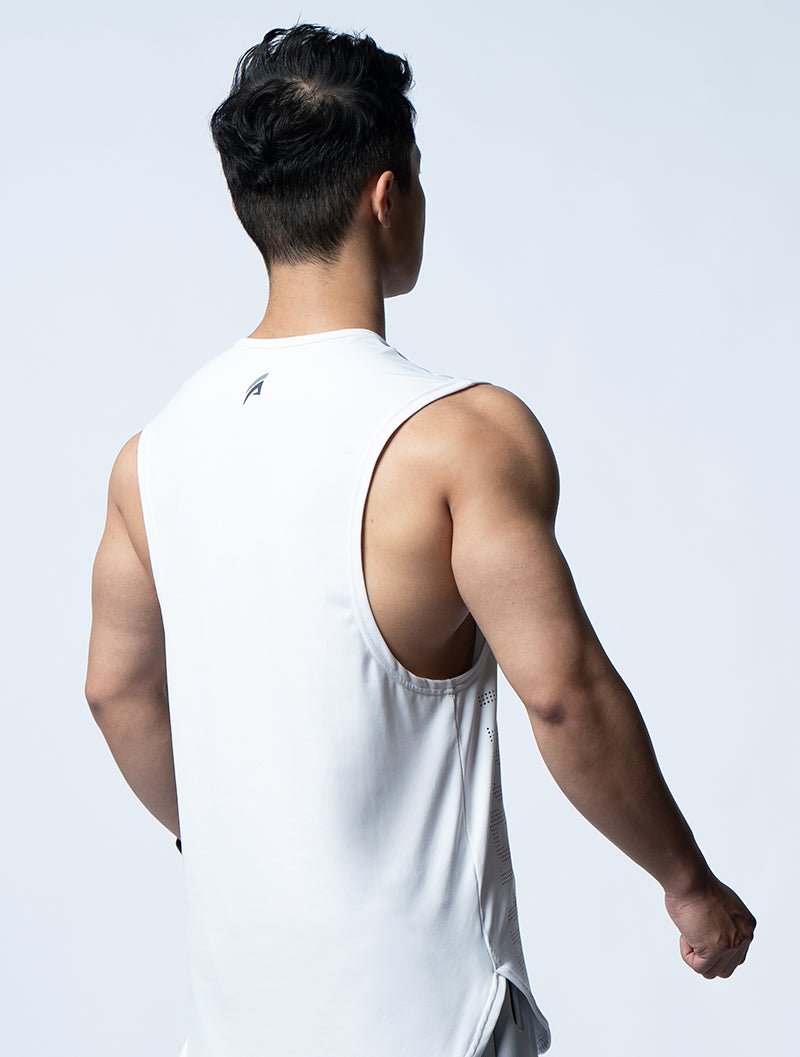 FluxFit™ 側開衩休閒背心 (白) - AROAK 機能健身服飾 | 專為健人打造
