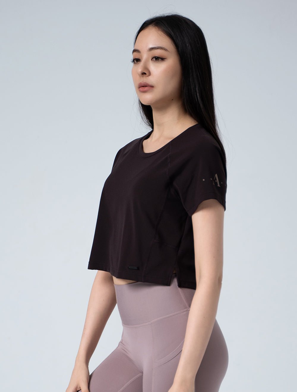 FluxFit™ 拉克蘭袖剪接短版上衣25 - 2 (杉木棕) - AROAK 機能健身服飾 | 專為健人打造