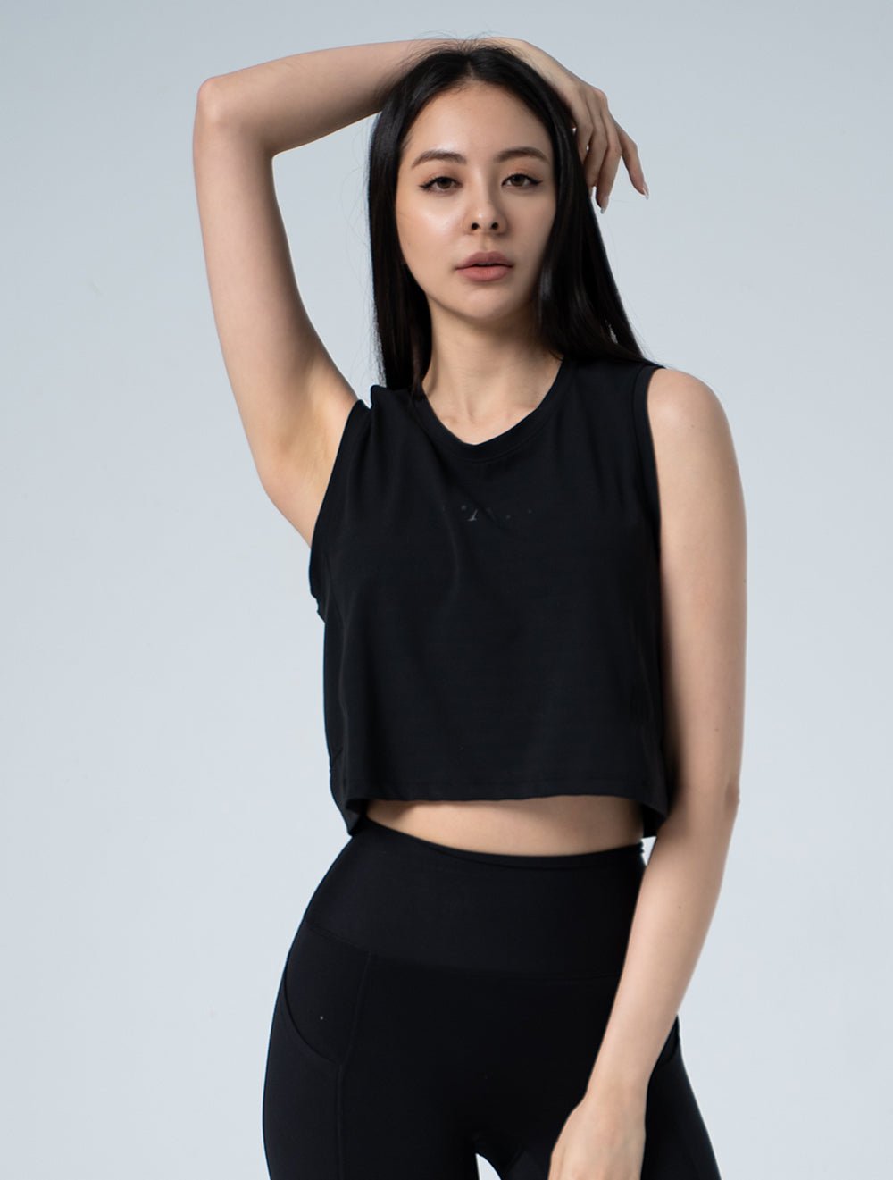 FluxFit™ 寬肩剪接短版背心25 - 2 (黑) - AROAK 機能健身服飾 | 專為健人打造
