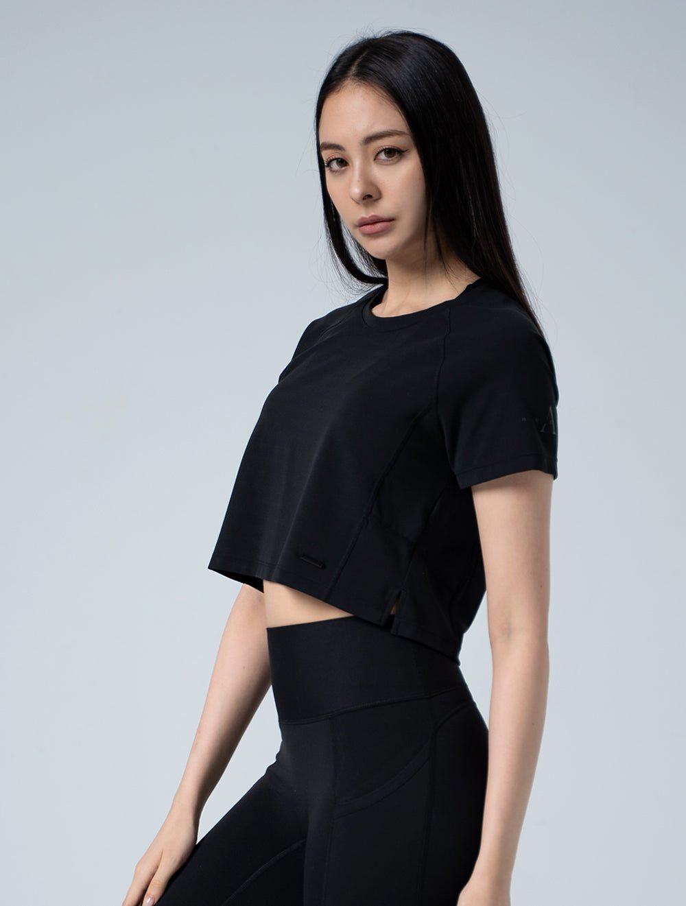 FluxFit™ 拉克蘭袖剪接短版上衣25 - 2 (黑) - AROAK 機能健身服飾 | 專為健人打造