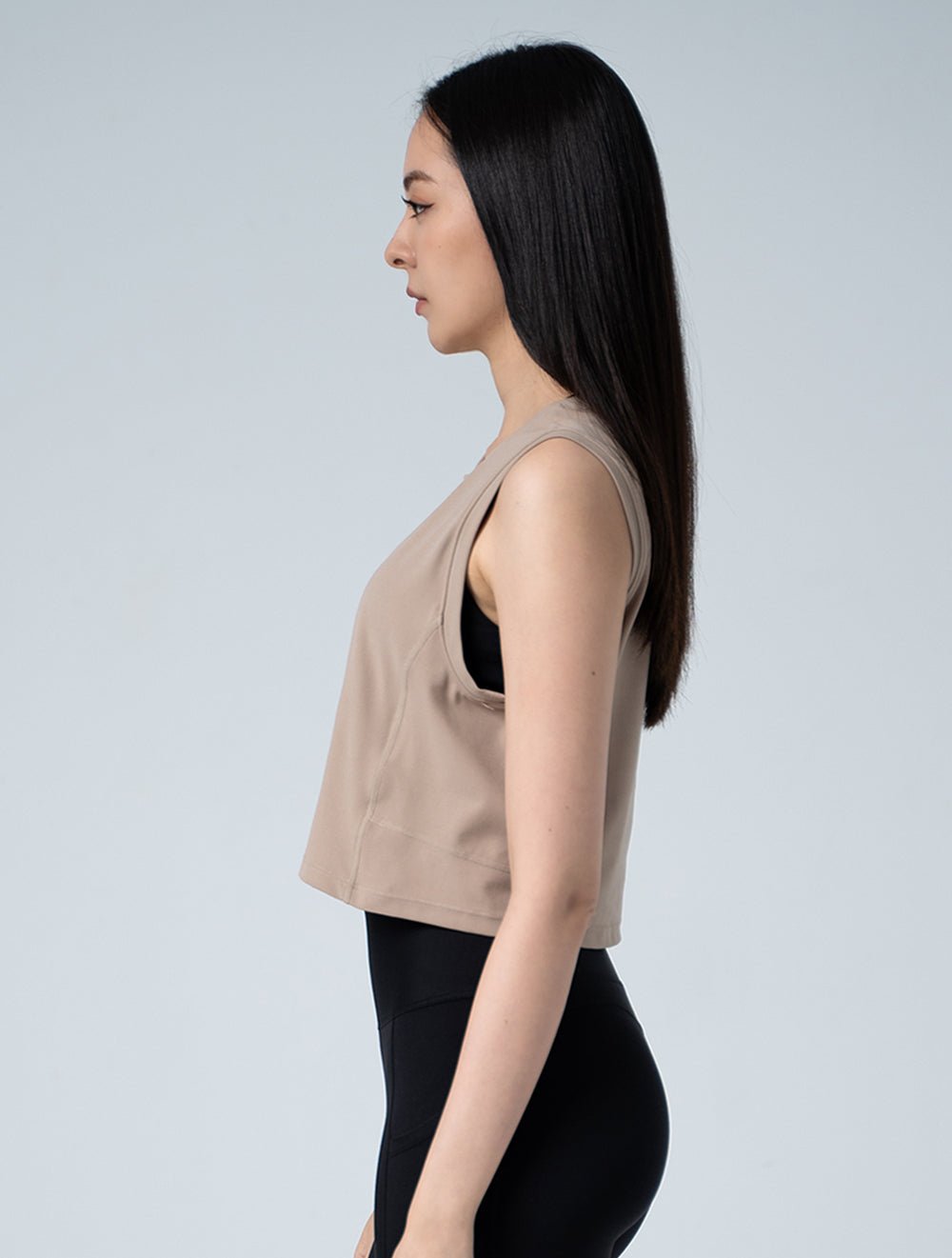 FluxFit™ 寬肩剪接短版背心25 - 2 (荳寇棕) - AROAK 機能健身服飾 | 專為健人打造