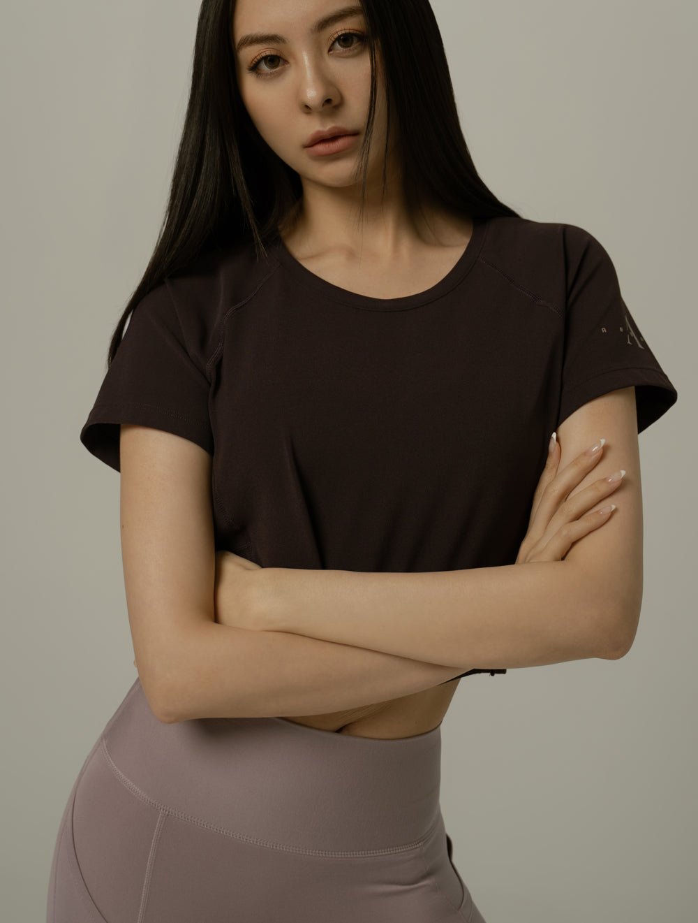 FluxFit™ 拉克蘭袖剪接短版上衣25 - 2 (黑) - AROAK 機能健身服飾 | 專為健人打造