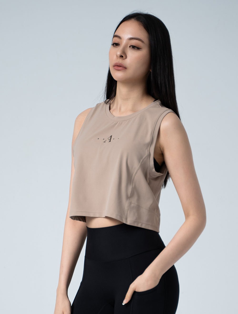 FluxFit™ 寬肩剪接短版背心25 - 2 (荳寇棕) - AROAK 機能健身服飾 | 專為健人打造