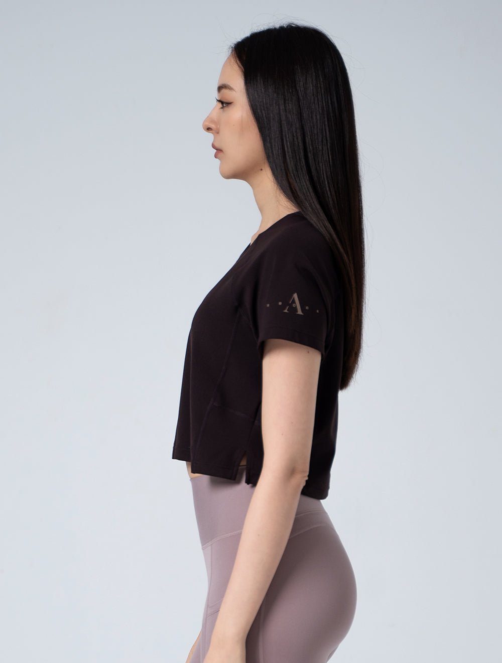 FluxFit™ 拉克蘭袖剪接短版上衣25 - 2 (杉木棕) - AROAK 機能健身服飾 | 專為健人打造