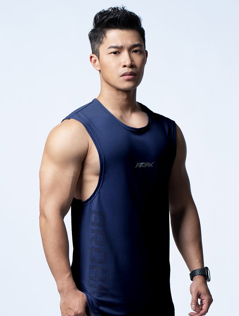 FluxFit™ 側開衩休閒背心 (斜紋藍) - AROAK 機能健身服飾 | 專為健人打造
