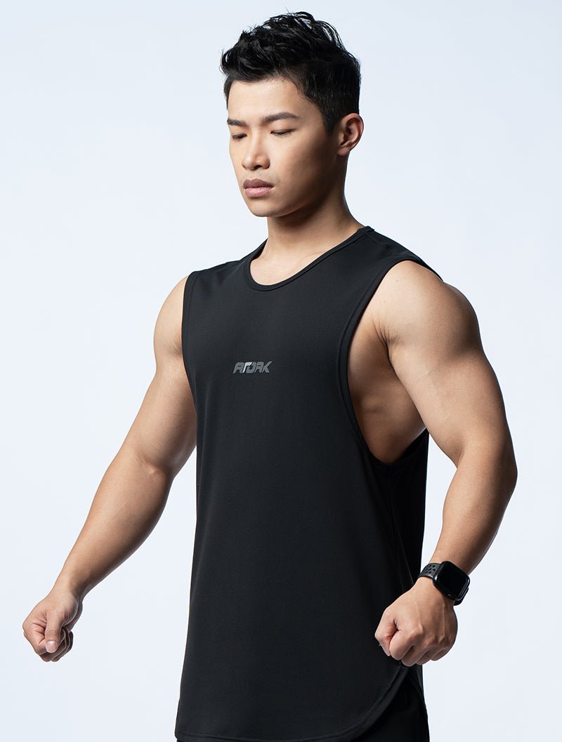 FluxFit™ 側開衩休閒背心 (黑) - AROAK 機能健身服飾 | 專為健人打造