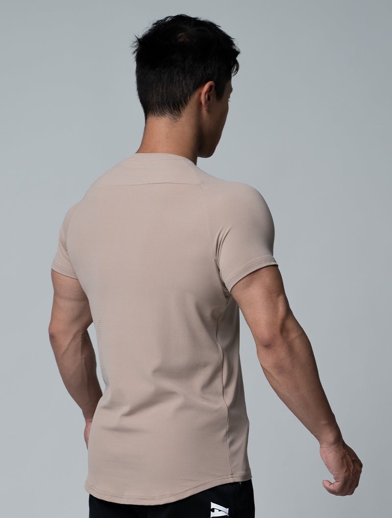 FluxFit™ LOGO沖孔訓練上衣 (荳蔻棕) - AROAK 機能健身服飾 | 專為健人打造