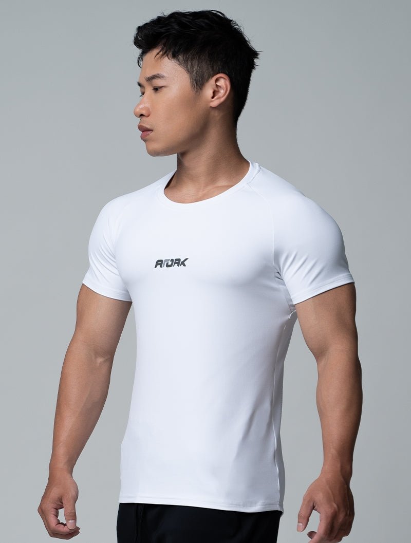 FluxFit™ LOGO沖孔訓練上衣 (白) - AROAK 機能健身服飾 | 專為健人打造