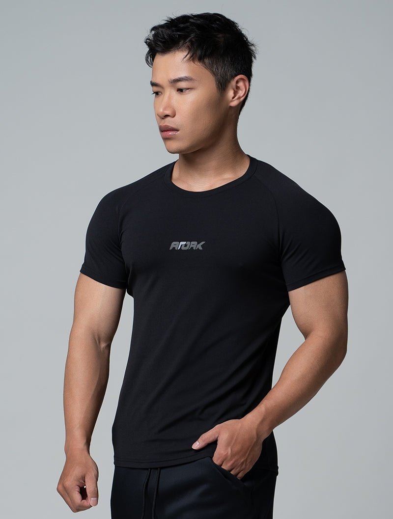 FluxFit™ LOGO沖孔訓練上衣 (黑) - AROAK 機能健身服飾 | 專為健人打造