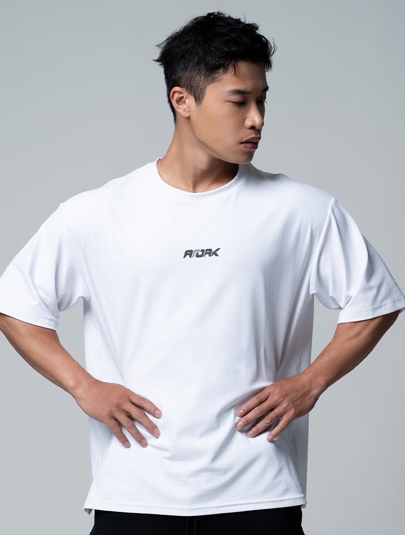 FluxFit™ LOGO沖孔OVERSIZED訓練上衣 (白) - AROAK 機能健身服飾 | 專為健人打造