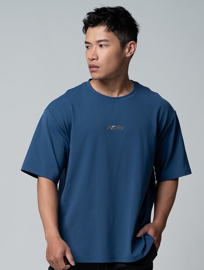 FluxFit™ LOGO沖孔OVERSIZED訓練上衣 (斜紋藍) - AROAK 機能健身服飾 | 專為健人打造