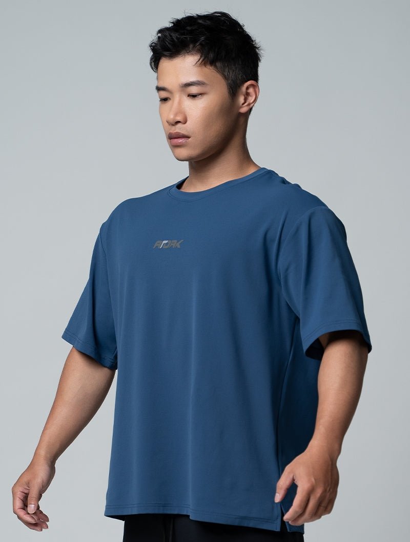 FluxFit™ LOGO沖孔OVERSIZED訓練上衣 (斜紋藍) - AROAK 機能健身服飾 | 專為健人打造