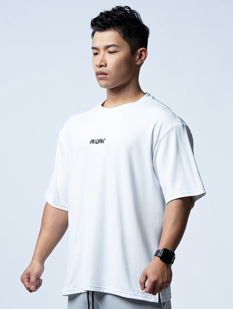 FluxFit™ OVERSIZED機能短袖訓練上衣 (白) - AROAK 機能健身服飾 | 專為健人打造