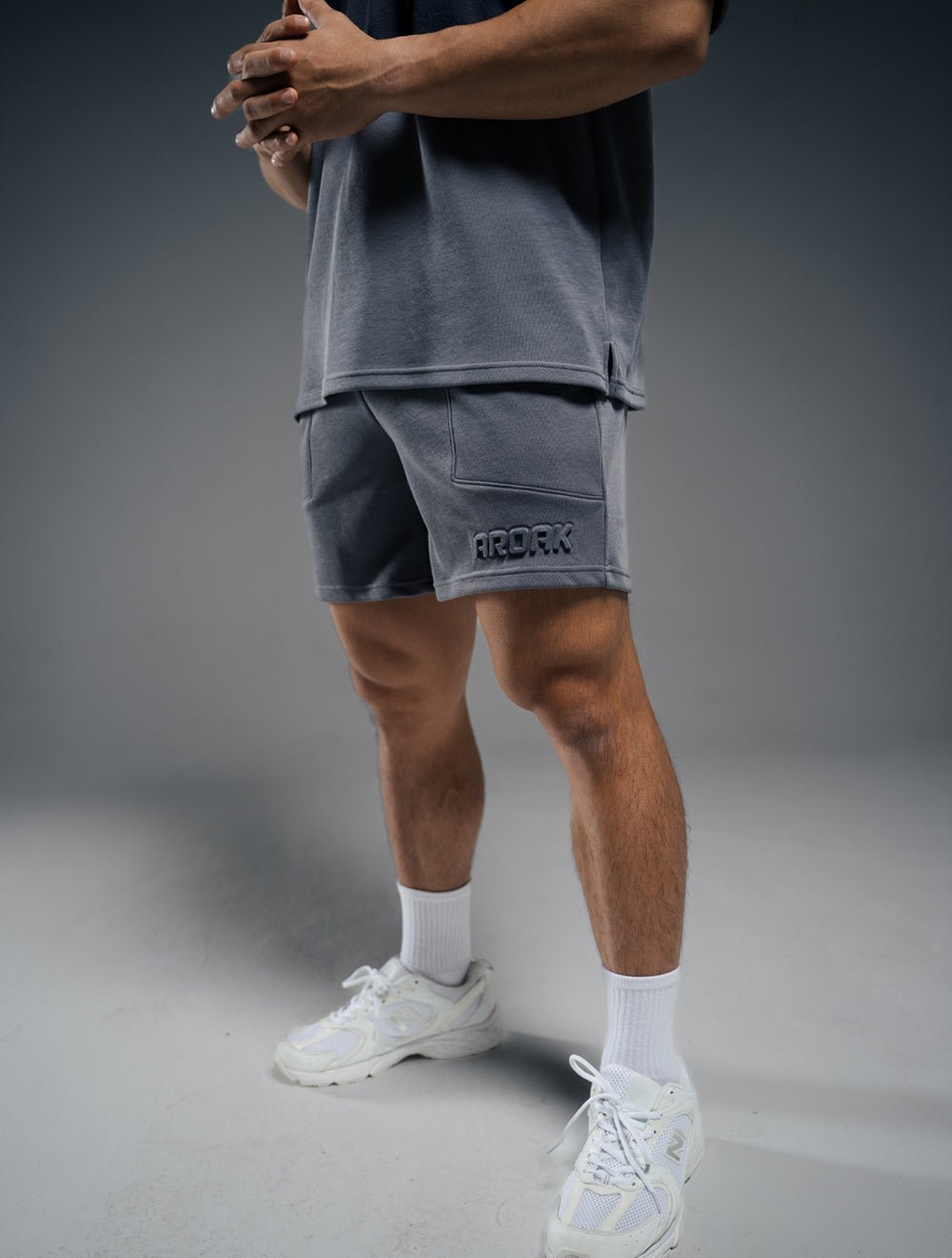 立體 LOGO 休閒短褲 (黑) - AROAK 機能健身服飾 | 專為健人打造