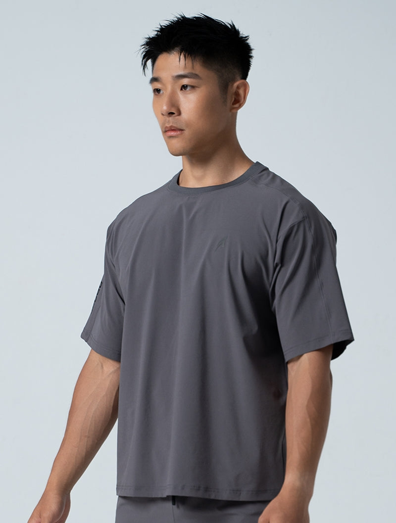 QuadFlex™ OVERSIZED休閒短袖上衣 (暗岩灰)