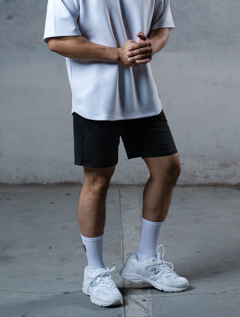 弧型拼接機能短褲 (黑) - AROAK 機能健身服飾 | 專為健人打造