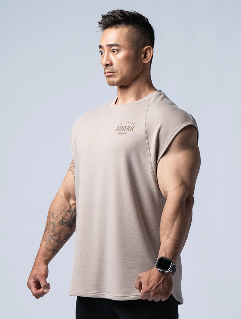 TENCEL FTE™ 拉克蘭袖寬版訓練背心 (卡其) - AROAK 機能健身服飾 | 專為健人打造