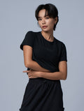 TENCEL™-SGL 動感流線短版上衣 (黑) - AROAK 機能健身服飾 | 專為健人打造