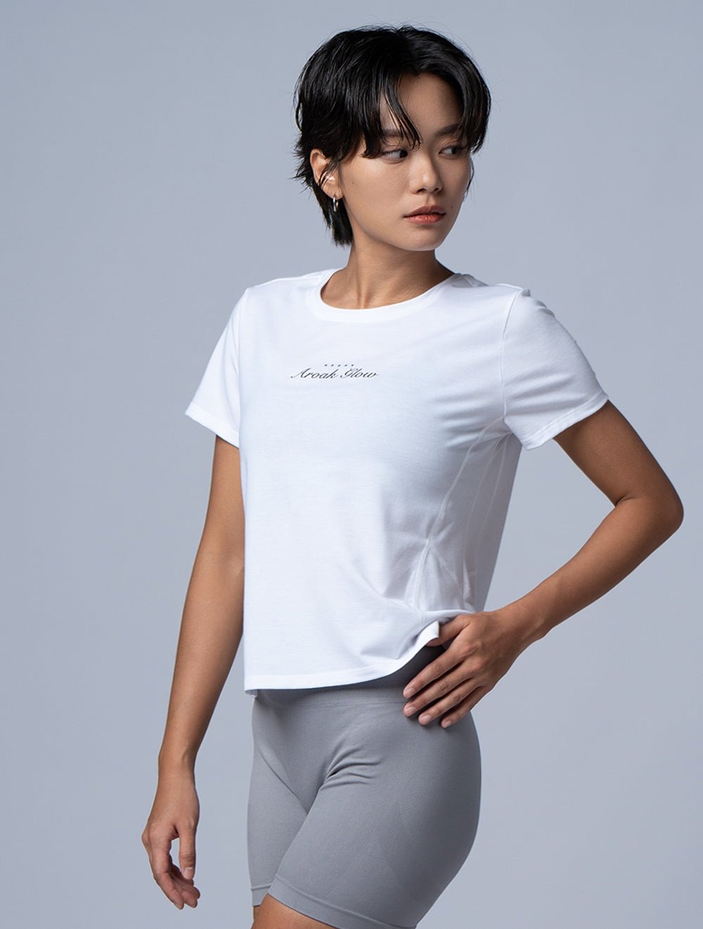 TENCEL™-SGL 立線剪接上衣 (白) - AROAK 機能健身服飾 | 專為健人打造