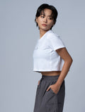 TENCEL™-SGL 動感流線短版上衣 (白) - AROAK 機能健身服飾 | 專為健人打造