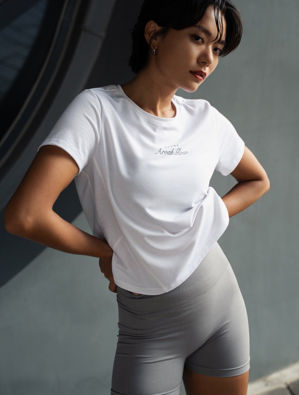 TENCEL™-SGL 立線剪接上衣 (黑) - AROAK 機能健身服飾 | 專為健人打造