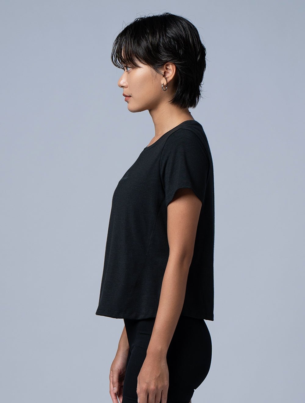 TENCEL™-SGL 立線剪接上衣 (黑) - AROAK 機能健身服飾 | 專為健人打造