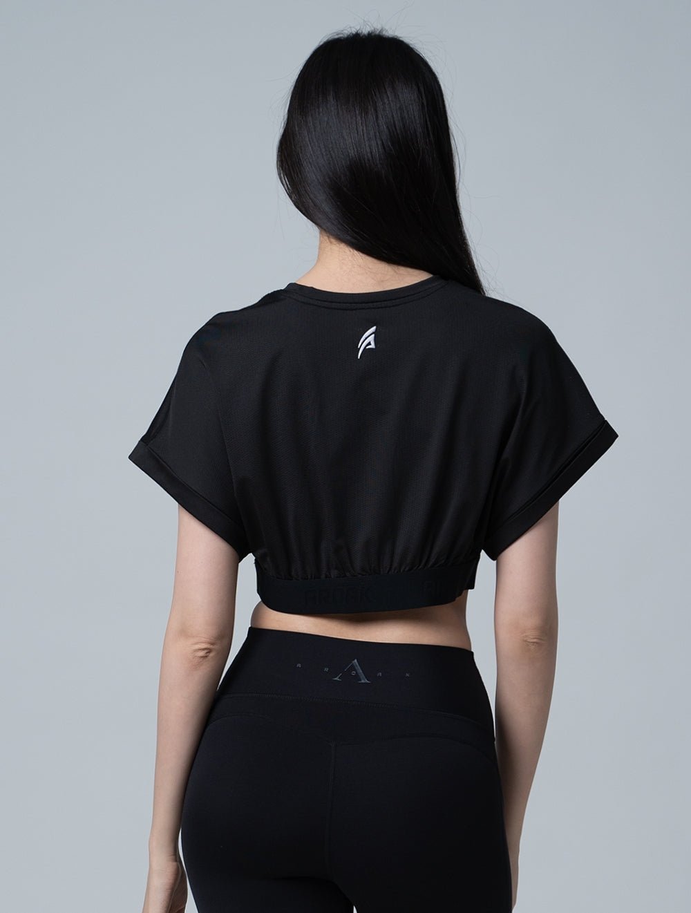 TuckAir™ 寬袖束口短版上衣 (黑) - AROAK 機能健身服飾 | 專為健人打造