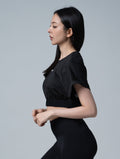 TuckAir™ 寬袖束口短版上衣 (黑) - AROAK 機能健身服飾 | 專為健人打造