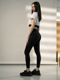 TuckAir™ 寬袖束口短版上衣 (黑) - AROAK 機能健身服飾 | 專為健人打造