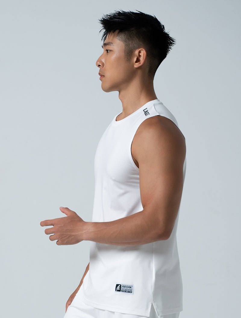 TuckAir™ 休閒寬肩背心 (白) - AROAK 機能健身服飾 | 專為健人打造