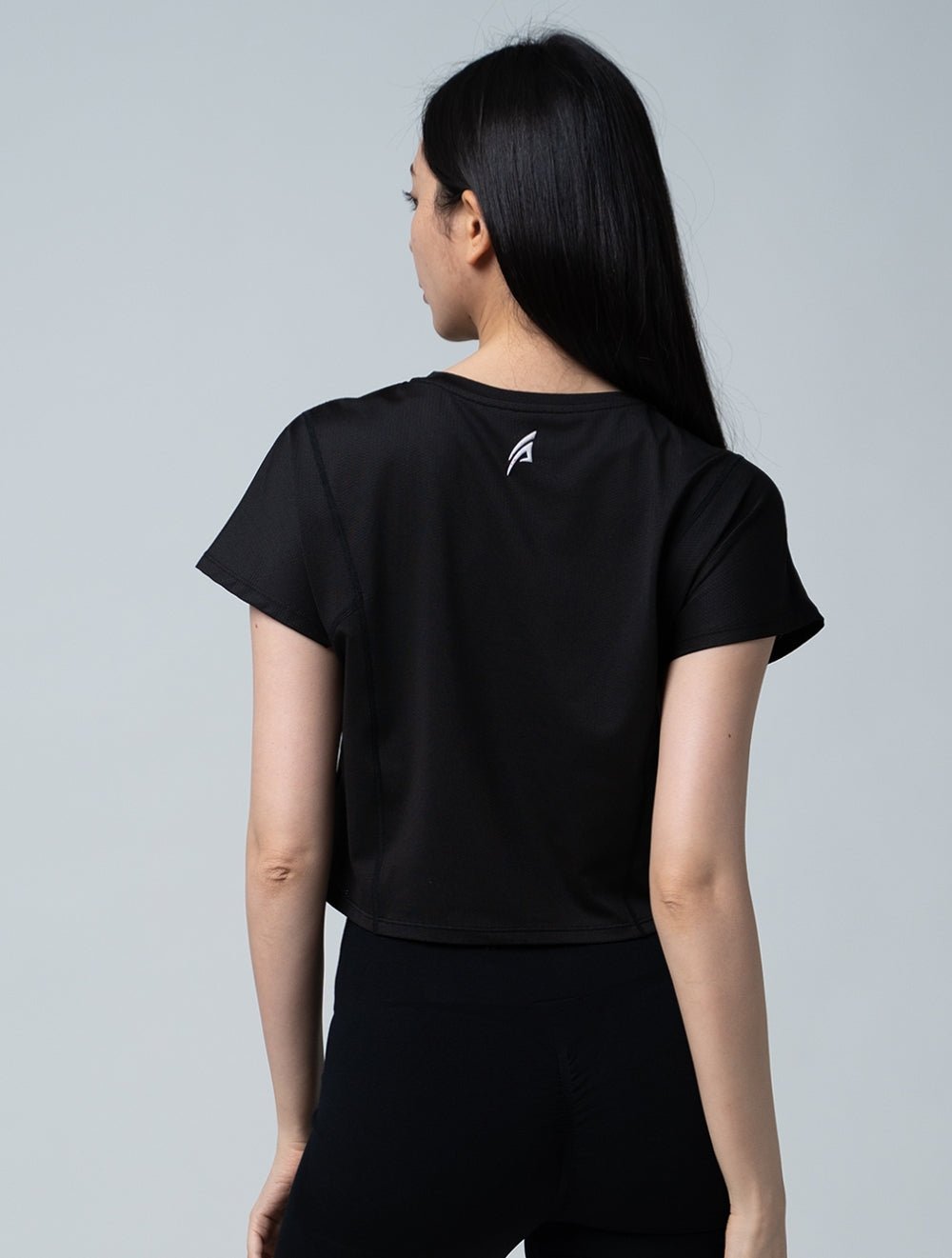 TuckAir™ 俐落拼接上衣 (黑) - AROAK 機能健身服飾 | 專為健人打造