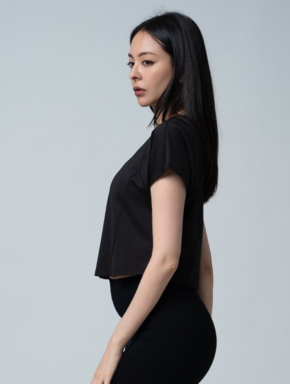 TuckAir™ 俐落拼接上衣 (黑) - AROAK 機能健身服飾 | 專為健人打造