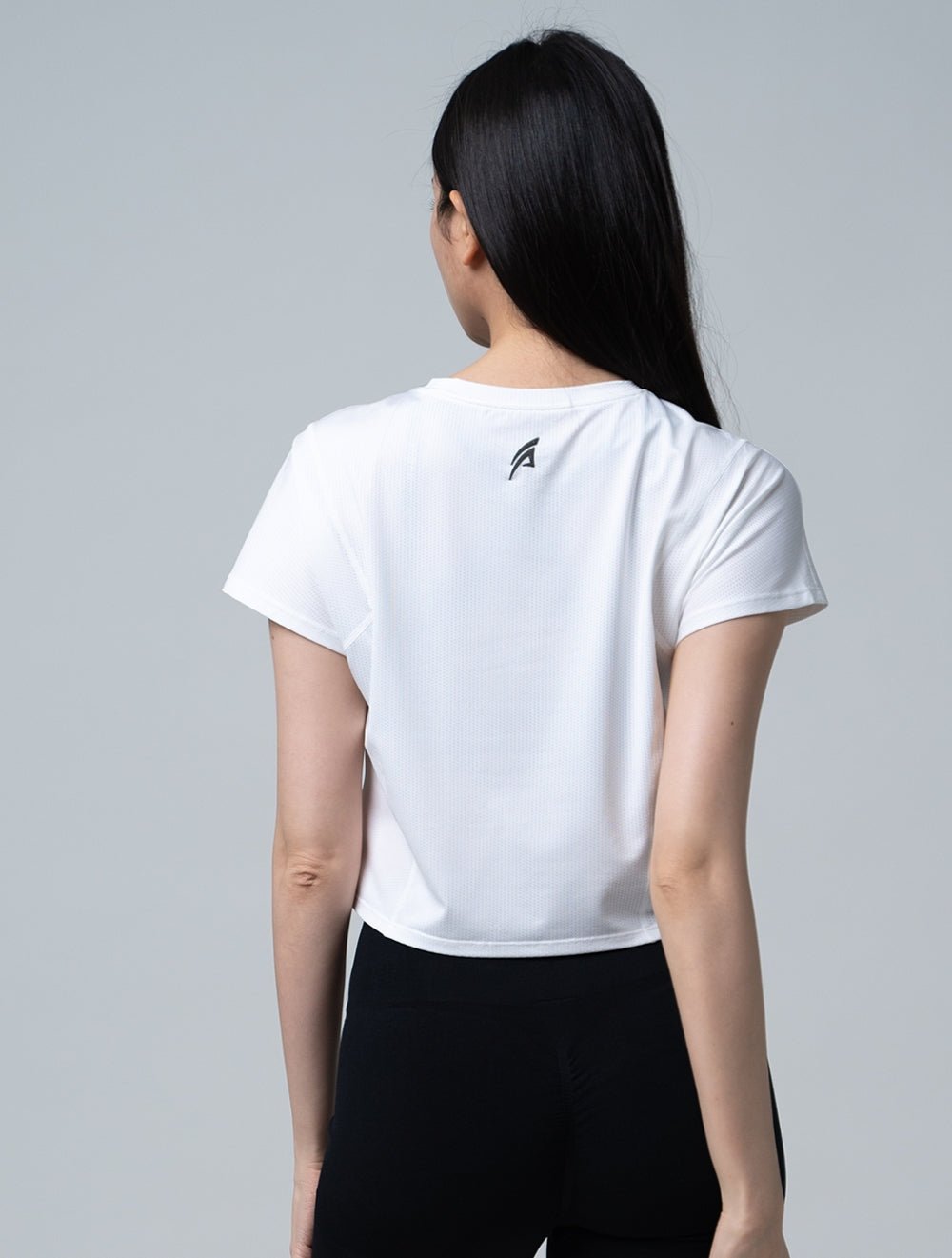 TuckAir™ 俐落拼接上衣 (白) - AROAK 機能健身服飾 | 專為健人打造