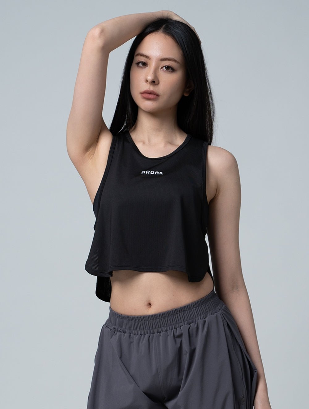 TuckAir™ 輕感短版背心 (黑) - AROAK 機能健身服飾 | 專為健人打造